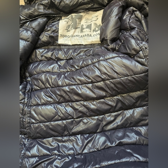 TOBOGGAN (TBGN)CANADA Featherless Lightweight Quilted PufferJacket - Medium - Picture 12 of 16
